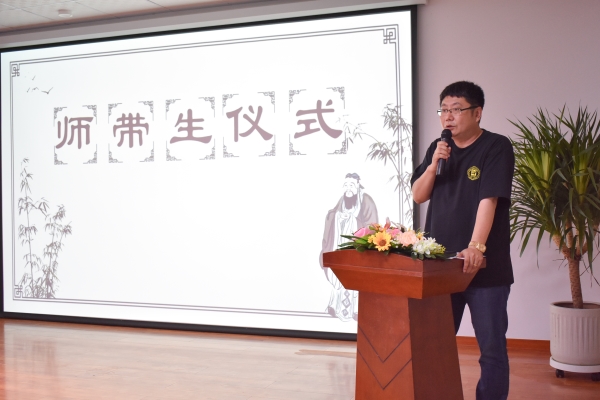 教员代表致辞 教员代表致辞.jpg
